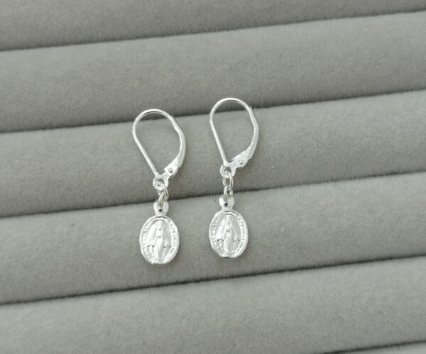 Aretes milagrosa