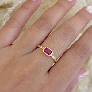 anillo rectangulo rojo ajustable